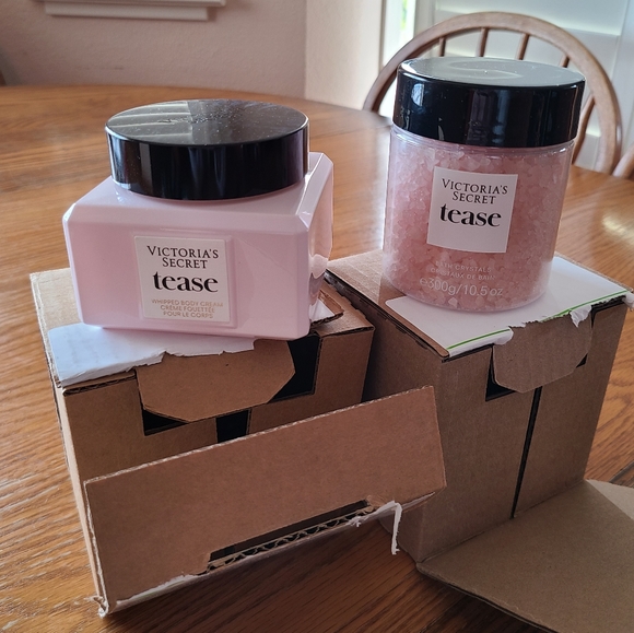 🔥FIRE SALE 🔥🛁🧴 NWT‼️ VS TEASE Set of Bath Crystals & Body Cream - Picture 7 of 11
